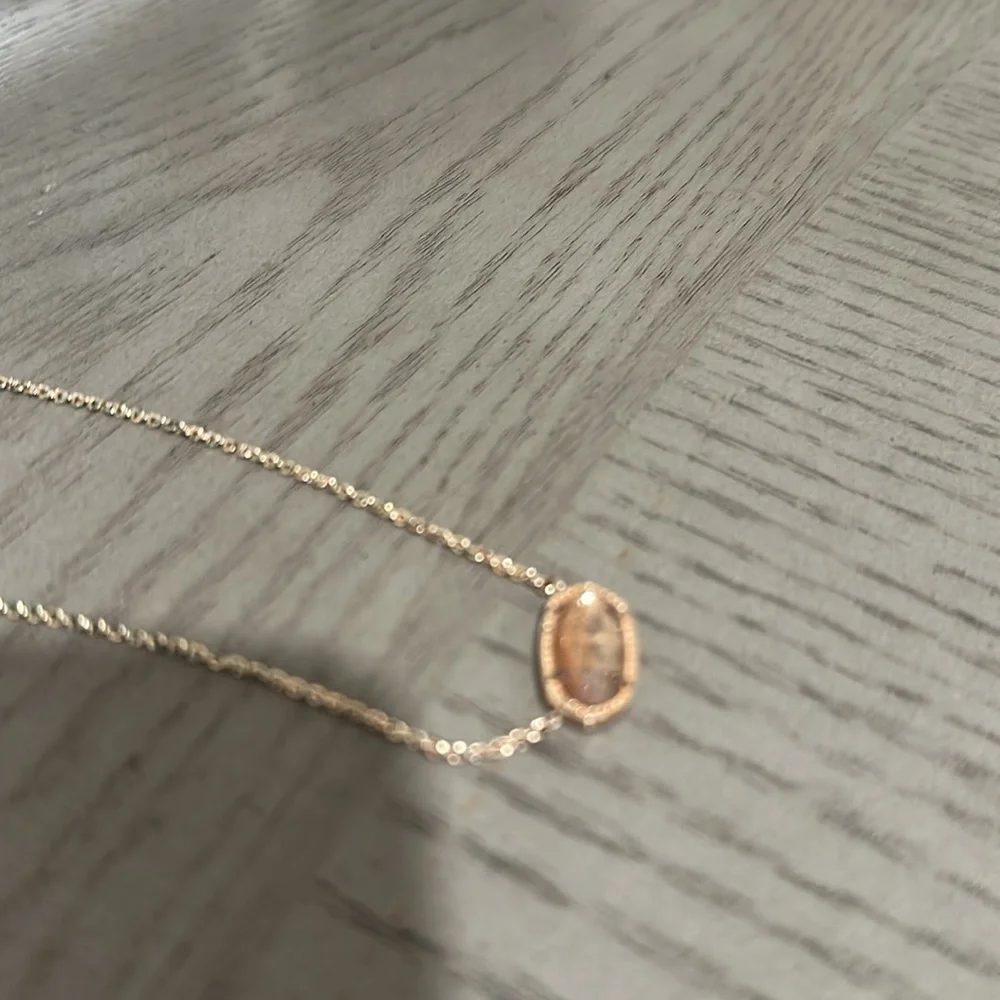 Kendra Scott Gold Pendant Necklace - Picture 4 of 4